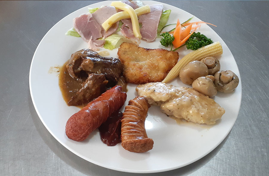 jalyns resort puerto galera classic club lunch main