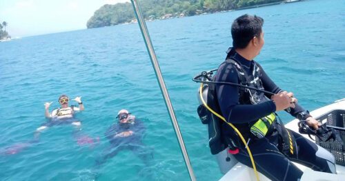 Scuba divers in Puerto Galera