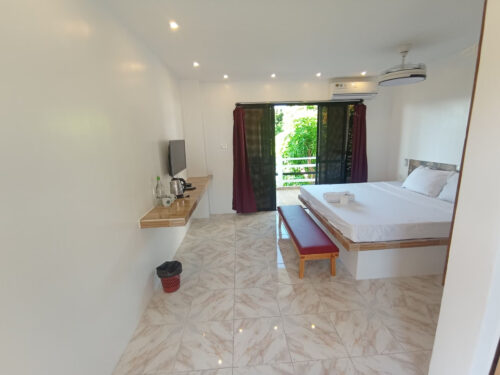 premium pool room jalyns resort puerto galera (4)